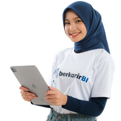 Peserta membuka portal belajar lewat tablet